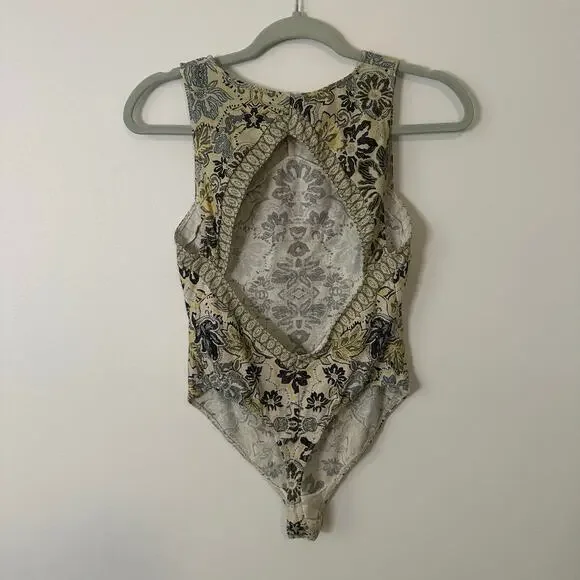 Free People Intimately cream, yellow & navy paisley open back bodysuit S - Picture 3 of 11